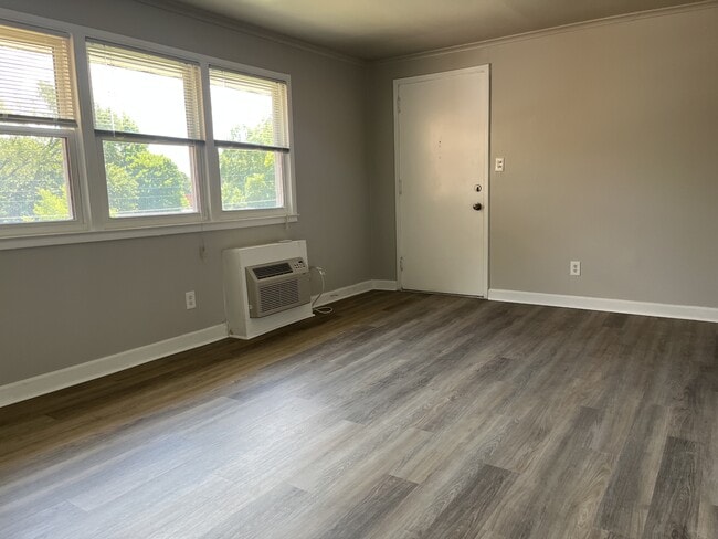 Photo - 709 Daniels St