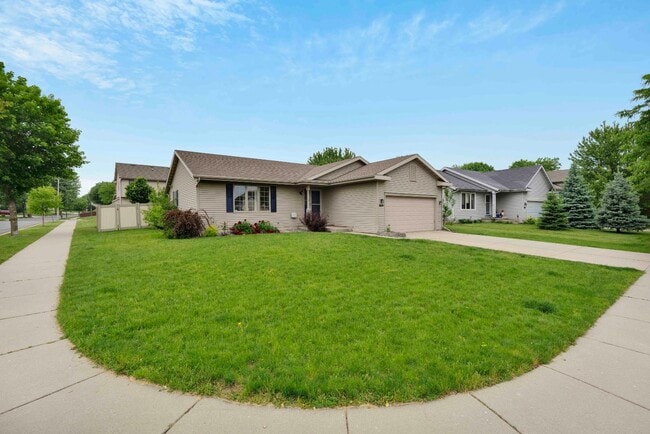 Photo - 3670 Sabertooth Trail