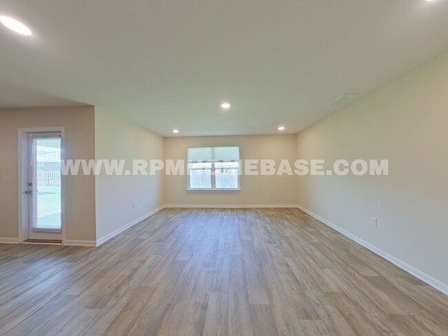 Photo - 808 Moorhen Wy