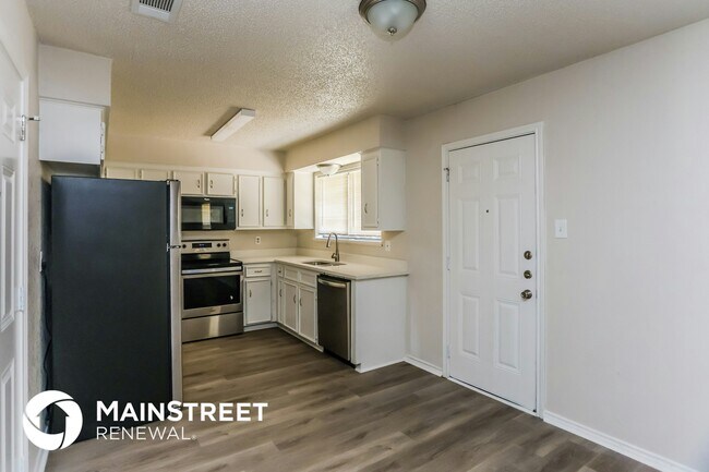 Photo - 204 S 3rd St