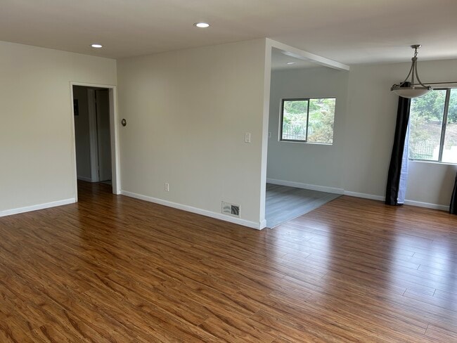 Living Room/Dinning Area