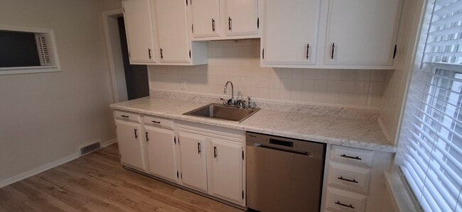 Photo - 2424 Lafayette Ave