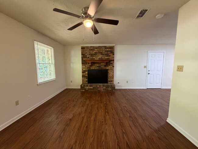 385 Jockey Club Dr