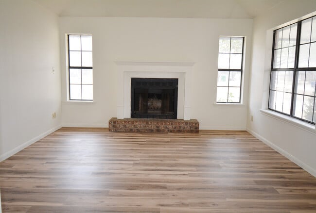 Photo - 2608 Cheyenne Dr