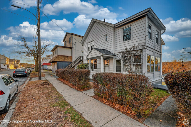 Building Photo - 814 S Webster Ave Rental