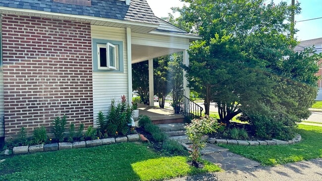 Incredible 3-Bedroom Detached Home in Bryn... - Incredible 3-Bedroom Detached Home in Bryn...