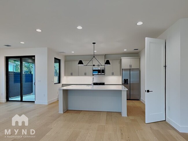 Photo - 1119 Mahan Dr