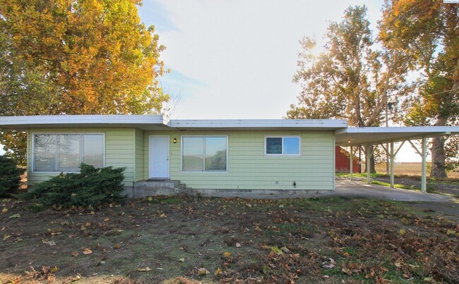 2 Bed/1 Bath + an Office House in Rural Pasco - 2 Bed/1 Bath + an Office House in Rural Pasco