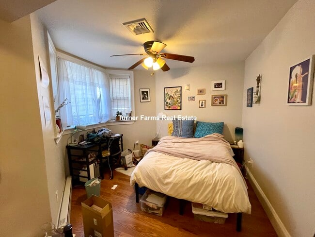 Photo - 719 Parker St