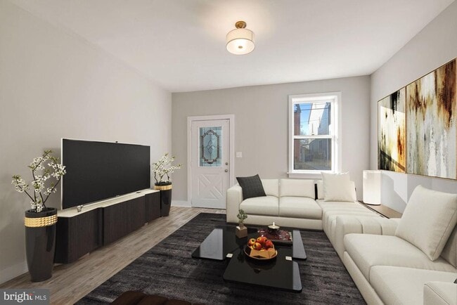 Photo - 241 E 6th St