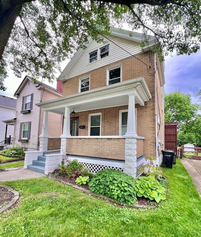 Photo - 2869 Markbreit Ave