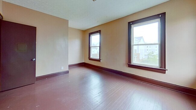 Photo - 798 E Whittier St