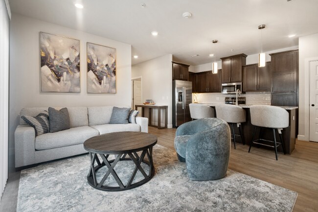 Building Photo - 1501 SW Aileron Cir Rental