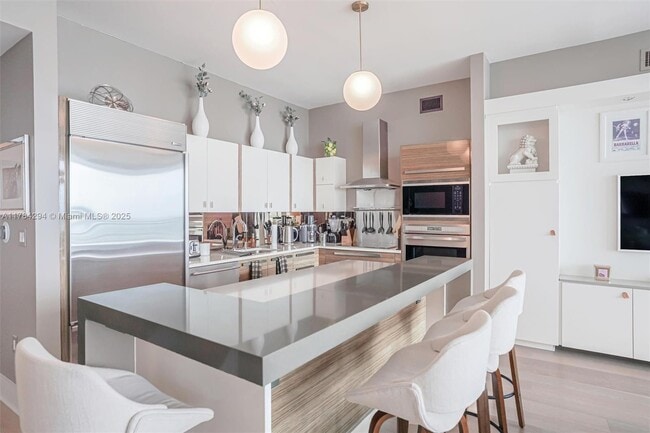 Photo - 2020 N Bayshore Dr Unit 3607