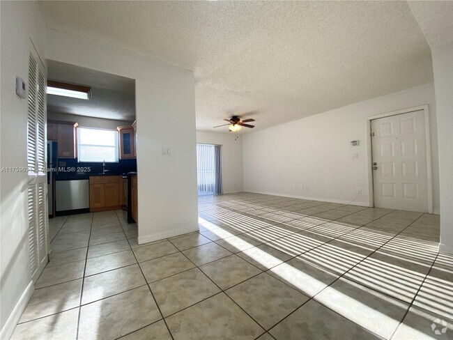 Building Photo - 11232 SW 12th St Rental