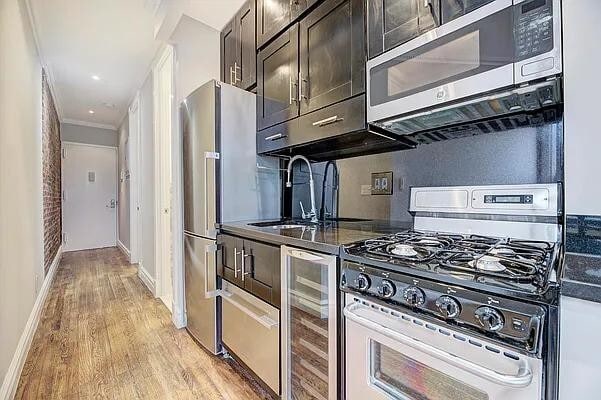 410 E 13th St Unit 6D
