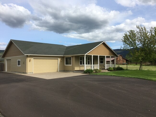 Building Photo - 91351 Donna Rd