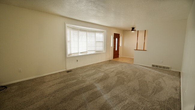 Photo - 2455 S Bluff Rd