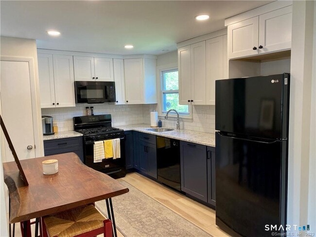 Photo - 14 Stonegate Dr