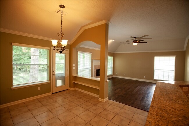 Building Photo - 13847 Ventura Rd Rental
