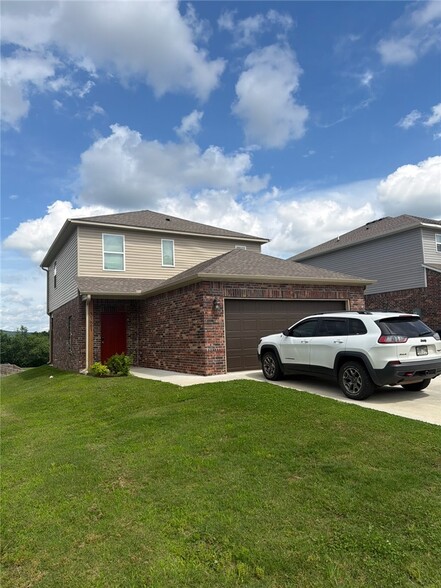 3321 Red Tail Wy