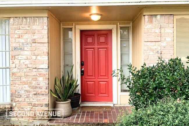 Photo - 12115 Creekhurst Dr