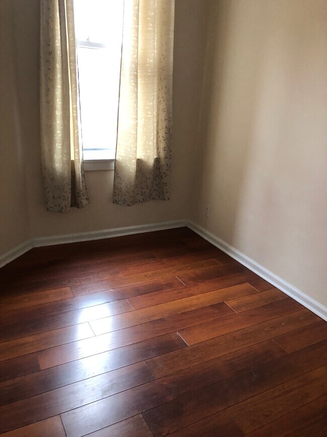 Bedroom - 406 N Delaware St Unit 210