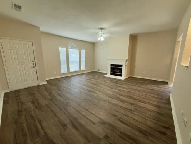 Photo - 4425 Park Creek Ct