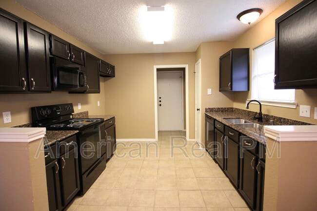 Photo - 2622 Hartford Ln