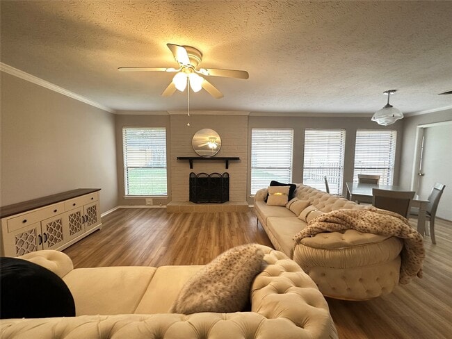 Photo - 2910 Colonial Dr