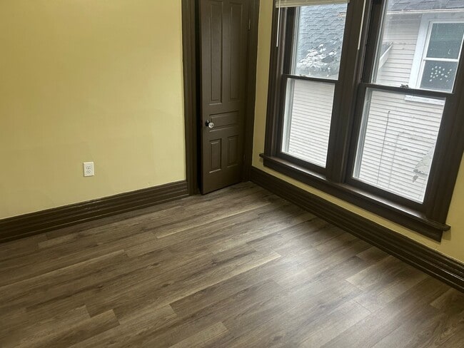 Photo - 946 Butler St Unit Upper