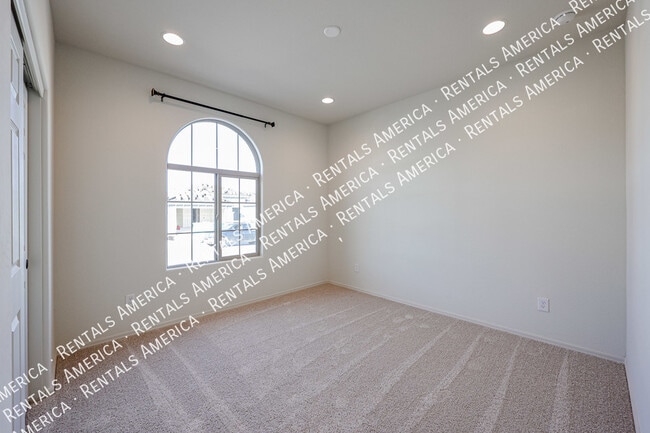 Photo - 18675 N 268th Ave