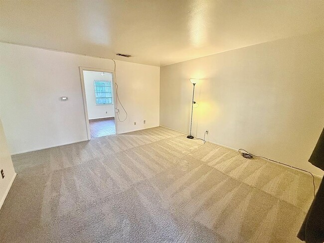 Photo - 2411 S 5th St Unidad 6