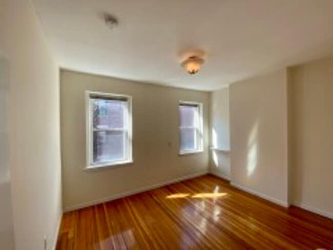 Photo - KENMORE (BU/NEU) 3 bed 1.5 bath - 9/1 - NO FEE
