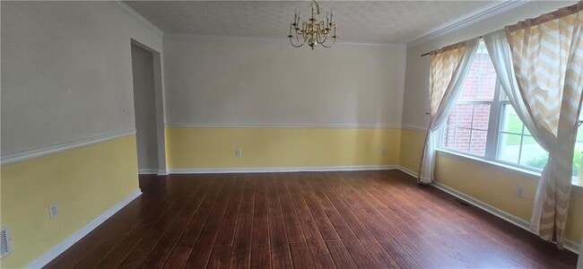 Photo - 3811 Roxfield Dr NE