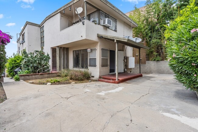 Photo - 1142 S Serrano Ave Apartments Unit 1144