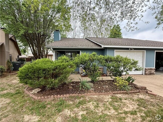 Building Photo - 930 N Century Dr Rental