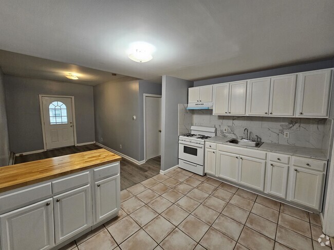 Building Photo - 13 W 52nd St Unit 2 Rental
