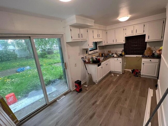 Photo - 4 Bedroom 1.5 bath house for rent