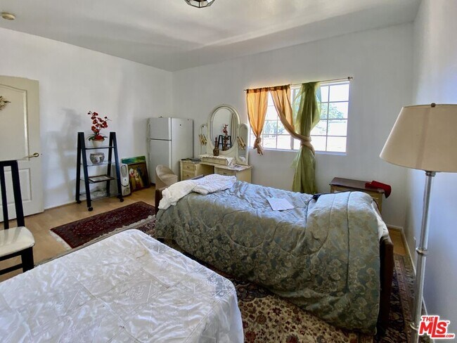 Photo - 1064 S Shenandoah St Condo Unit 301