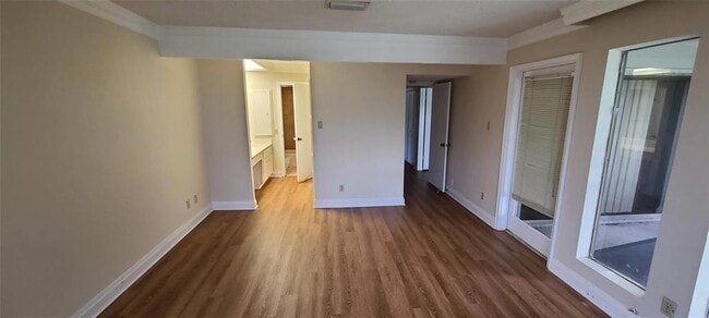 Photo - 183 World of Tennis Sq