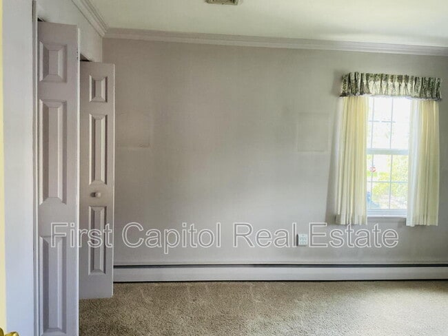 Photo - 286 N Walnut St House