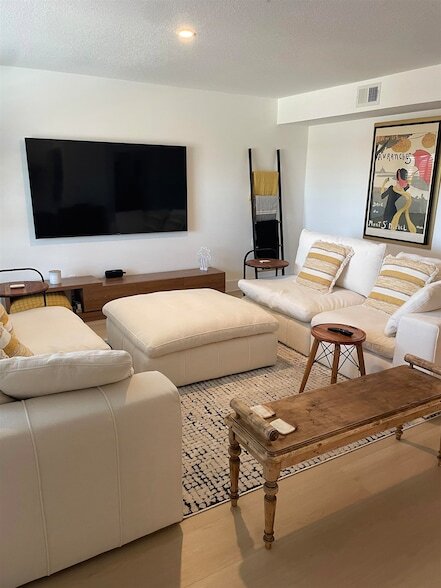 Photo - 204 16th St Unidad K