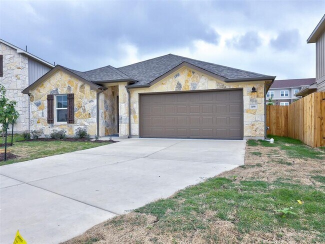 Photo - 108 Greenspire Ln