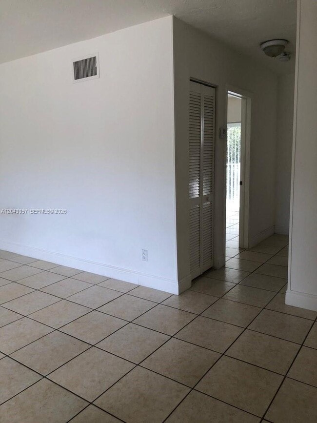 Photo - 1895 Venice Park Dr Unit B20