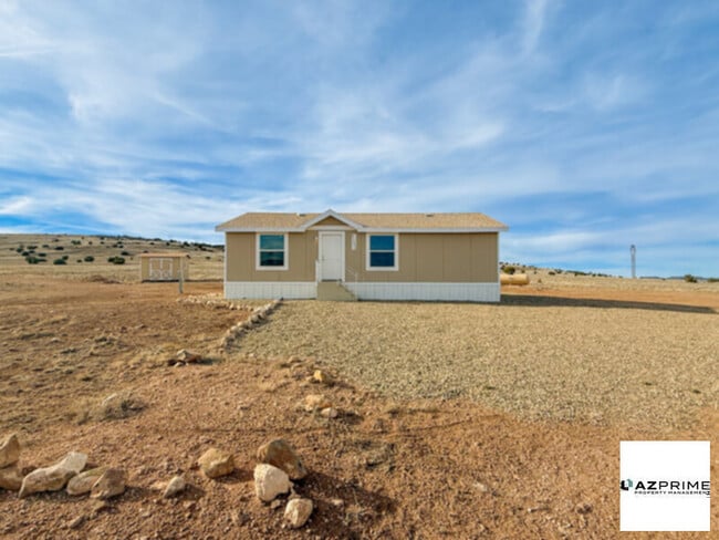 Photo - Country Living in this Exceptional 2/2 Seligman Manufactured Home!
