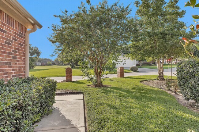 Photo - 119 Golfview Ct