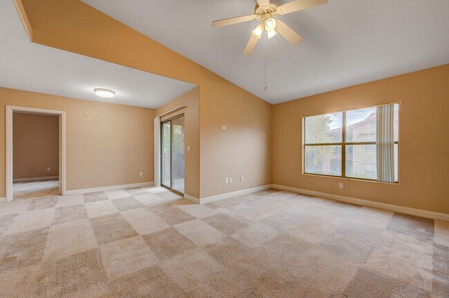 Photo - 8000 W Badura Ave Unidad Badura Ave W. 8000 #2082