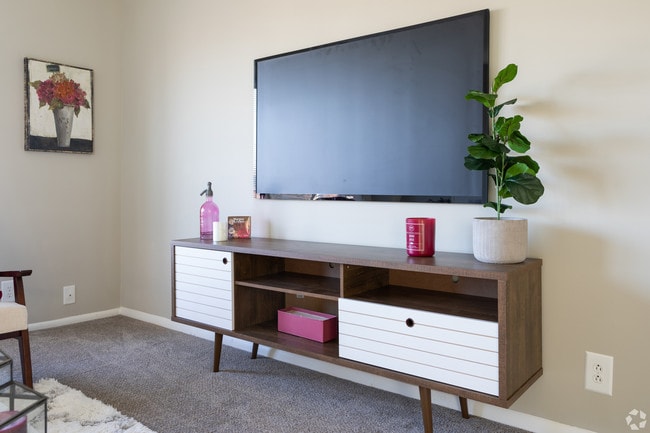 Chalet Gardens Apartments