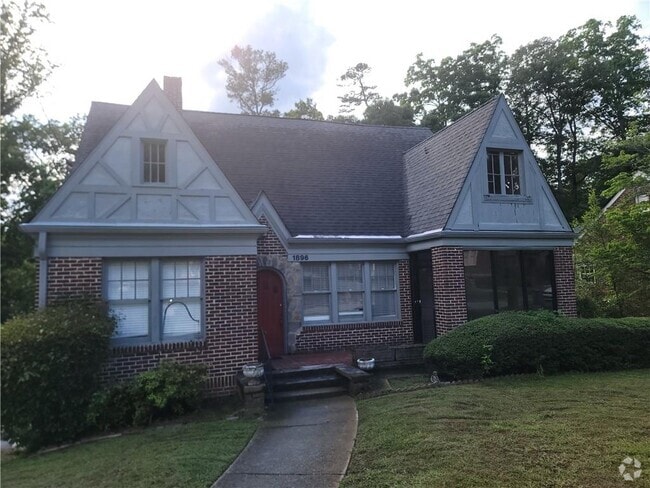 Building Photo - 1896 Ridgewood Dr NE Rental